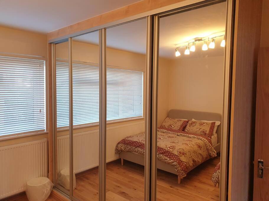 London Luxury 2 Bedroom Flat Sleeps 8 Free Parking East Barnet Exterior foto