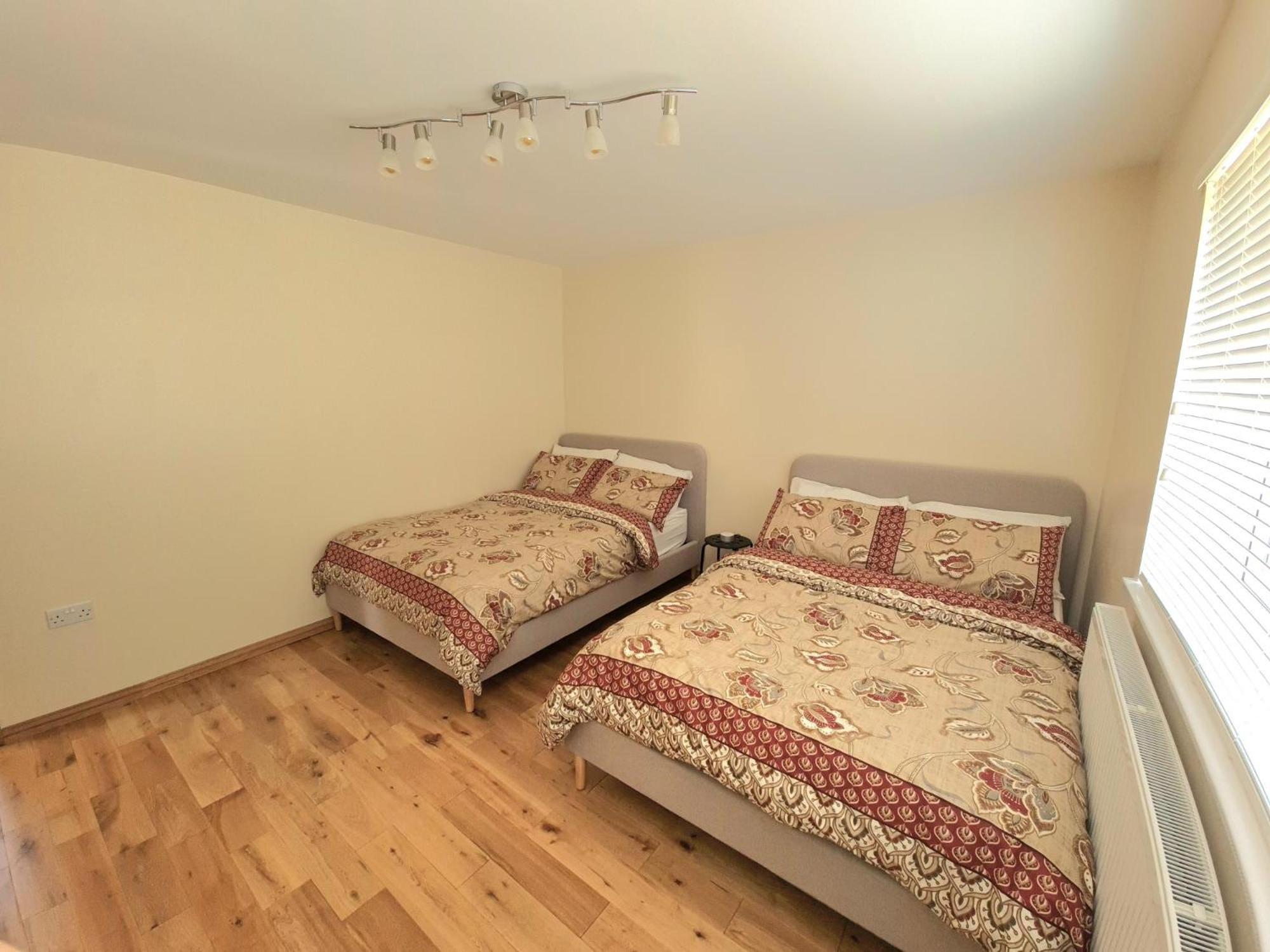 London Luxury 2 Bedroom Flat Sleeps 8 Free Parking East Barnet Exterior foto