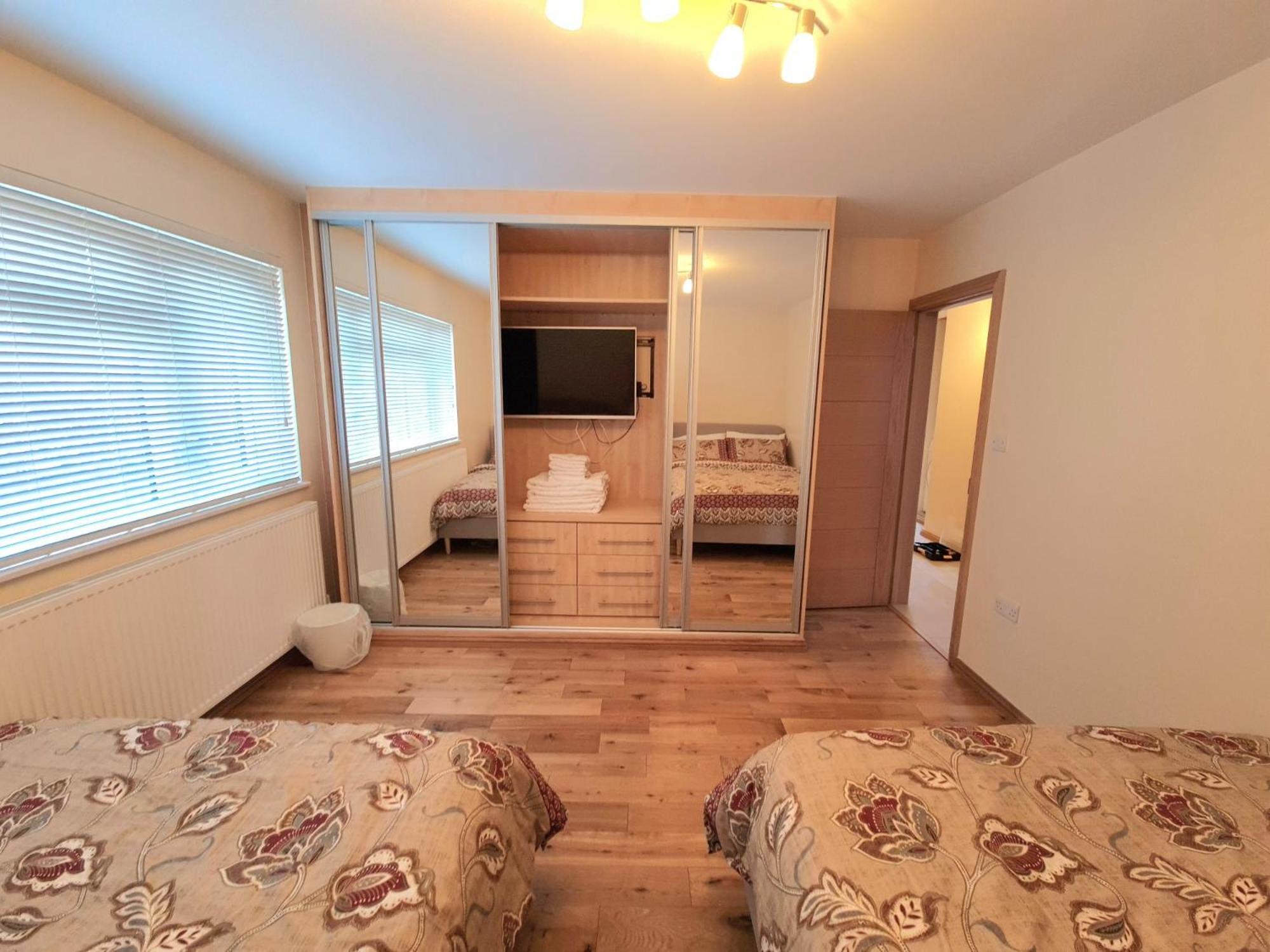 London Luxury 2 Bedroom Flat Sleeps 8 Free Parking East Barnet Exterior foto