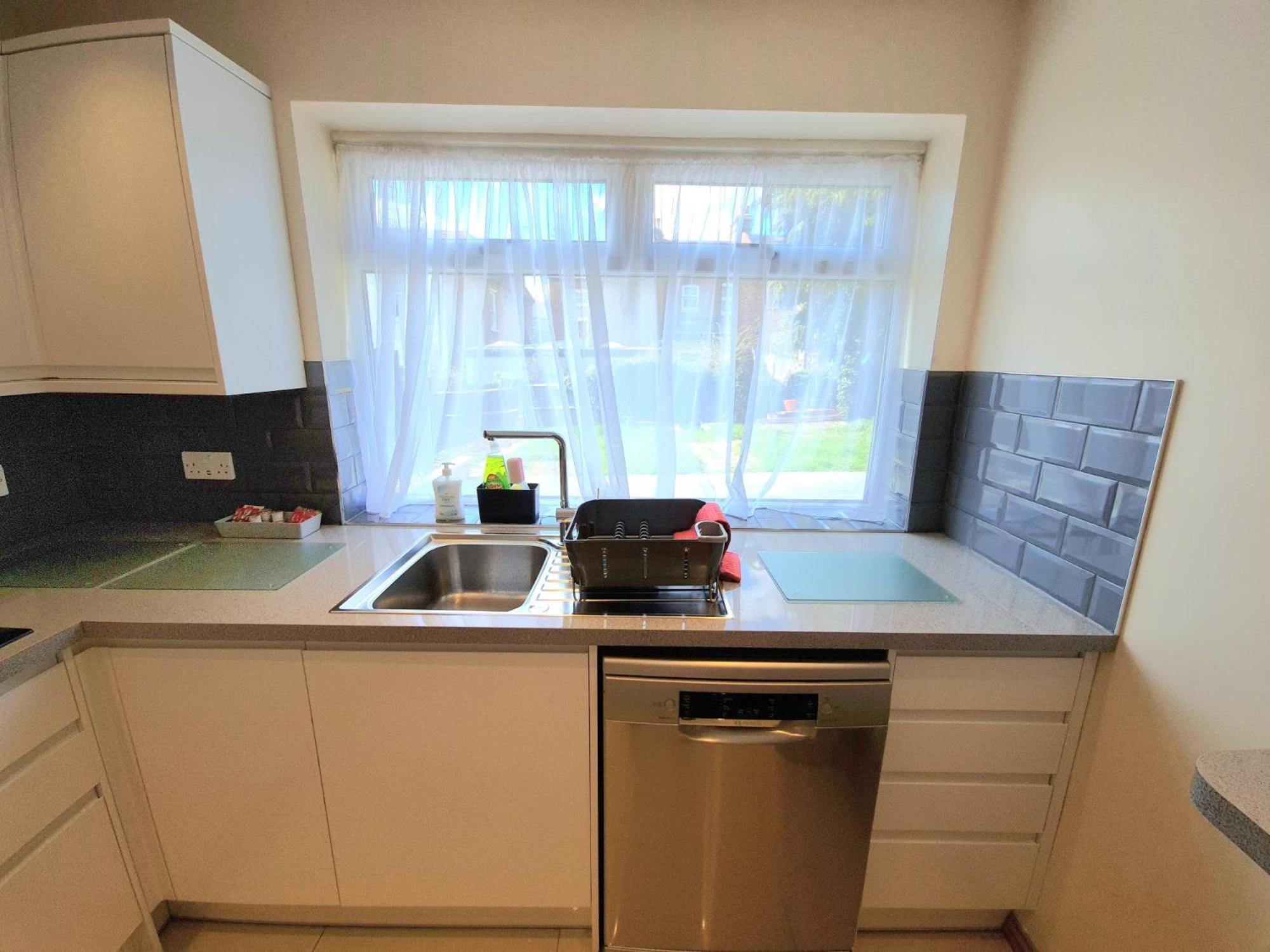 London Luxury 2 Bedroom Flat Sleeps 8 Free Parking East Barnet Exterior foto